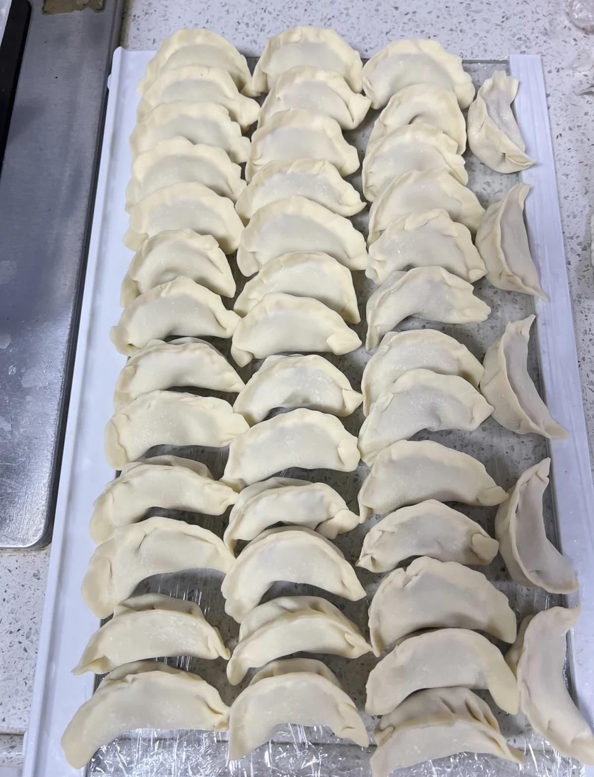 做香菇饺子馅香菇用不用,水烫一下